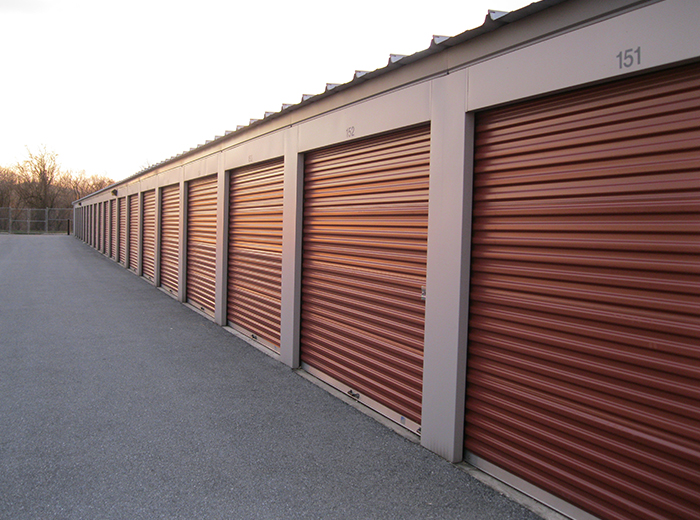 Interior de um armazém guarda-móveis